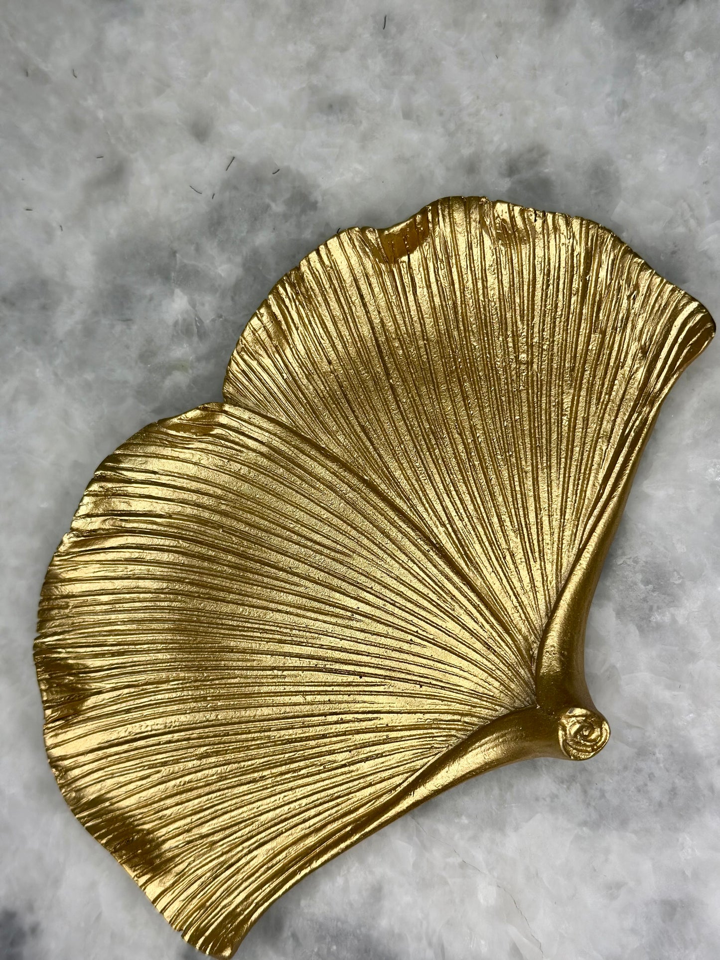 Golden Gingko Leaf Jewelry Dish – Elegant Gold Trinket Tray for Rings, Keys & Decor