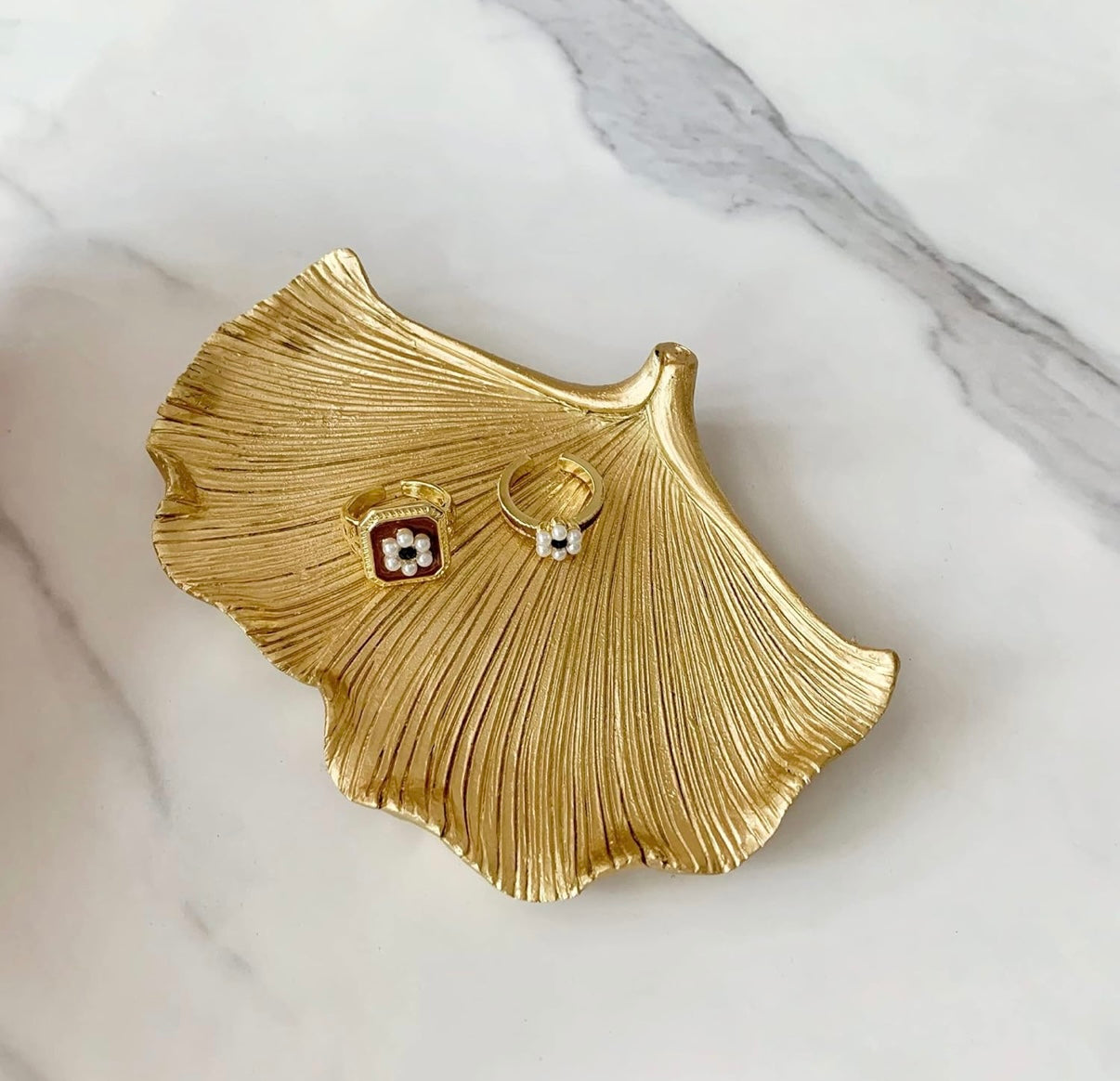 Golden Gingko Leaf Jewelry Dish – Elegant Gold Trinket Tray for Rings, Keys & Decor