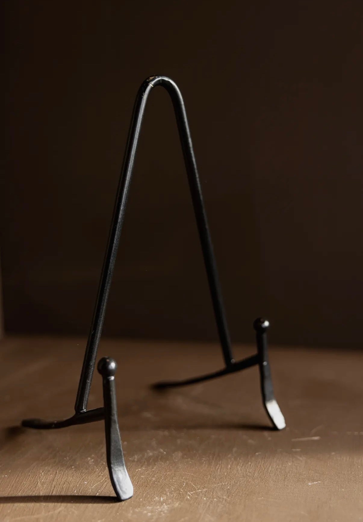 Iron Tabletop Easel | Minimalist Display Stand for Artwork, Photos & Signs