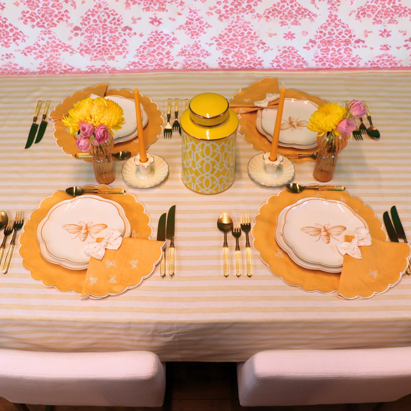 Bumble Homecoming Scalloped Starter Plate - Set of 4 (+1 Bonus Plate)